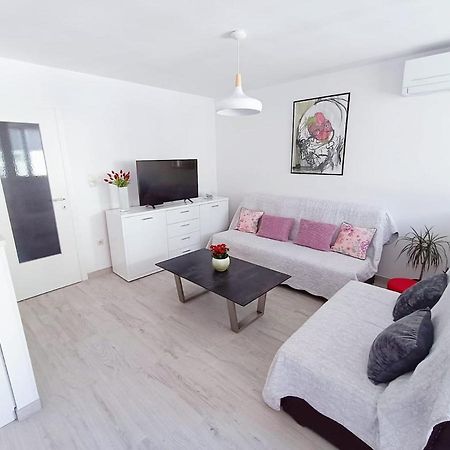 אומיס Apartment Glavaric מראה חיצוני תמונה