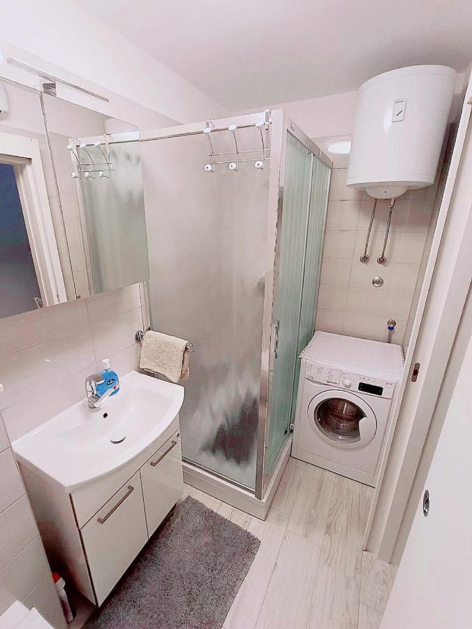 אומיס Apartment Glavaric מראה חיצוני תמונה